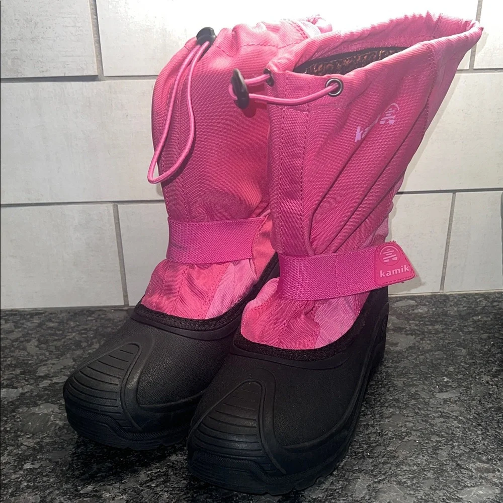 Kamik Vibrant Pink and Black Snow Boots. Velcro straps Exc condition